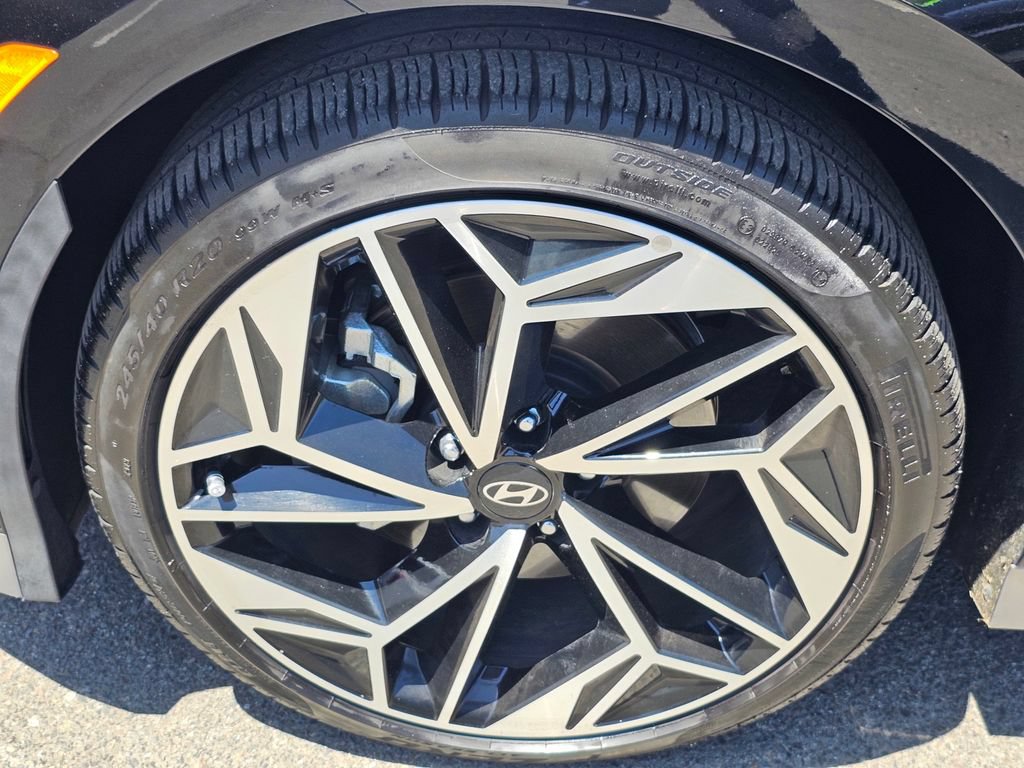 Certified 2024 Hyundai Ioniq 6 SEL RWD image 9