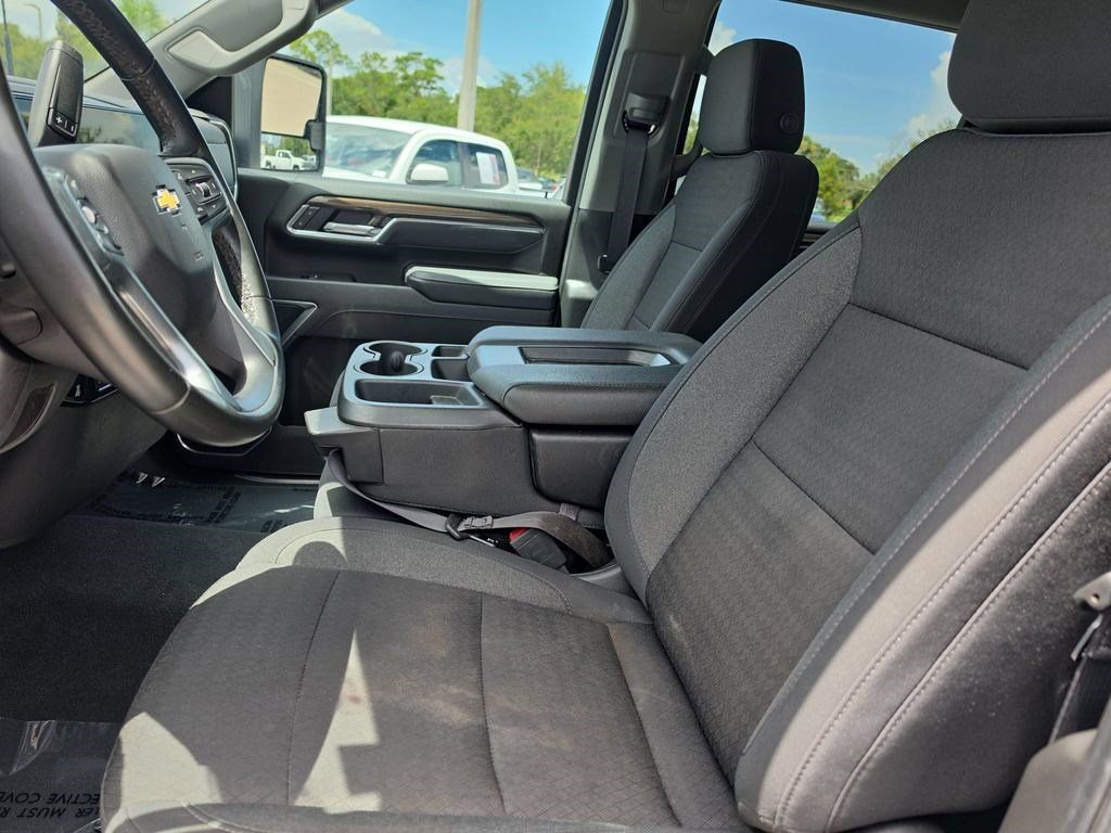 Used 2025 Chevrolet Silverado 2500 LT w/ Convenience Package AWD/4WD image 10