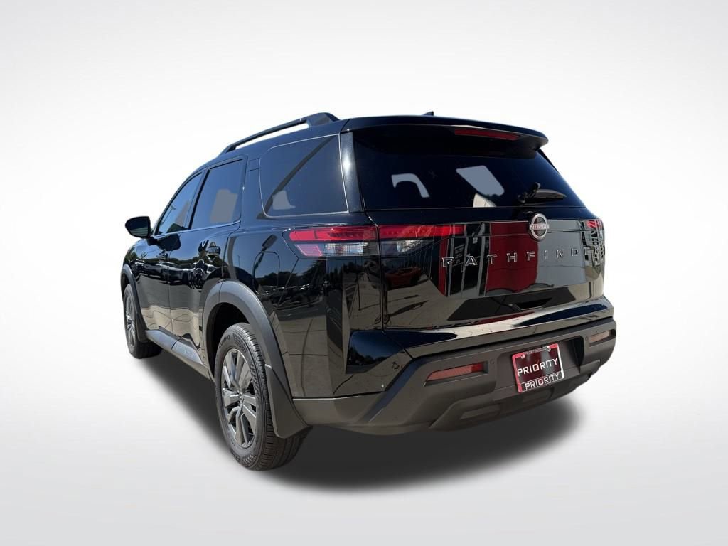 Certified 2024 Nissan Pathfinder SV image 3