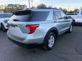 Used 2023 Ford Explorer XLT AWD/4WD image 14
