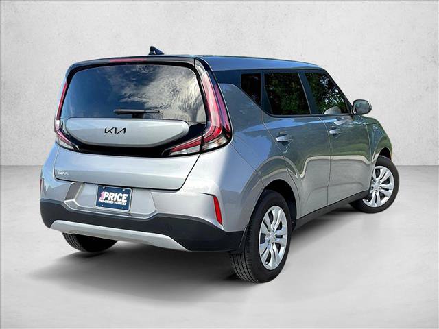 Used 2025 Kia Soul LX FWD image 2