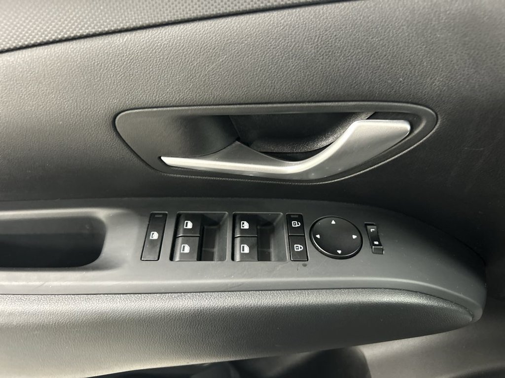 Used 2025 Hyundai Tucson SE AWD/4WD image 11