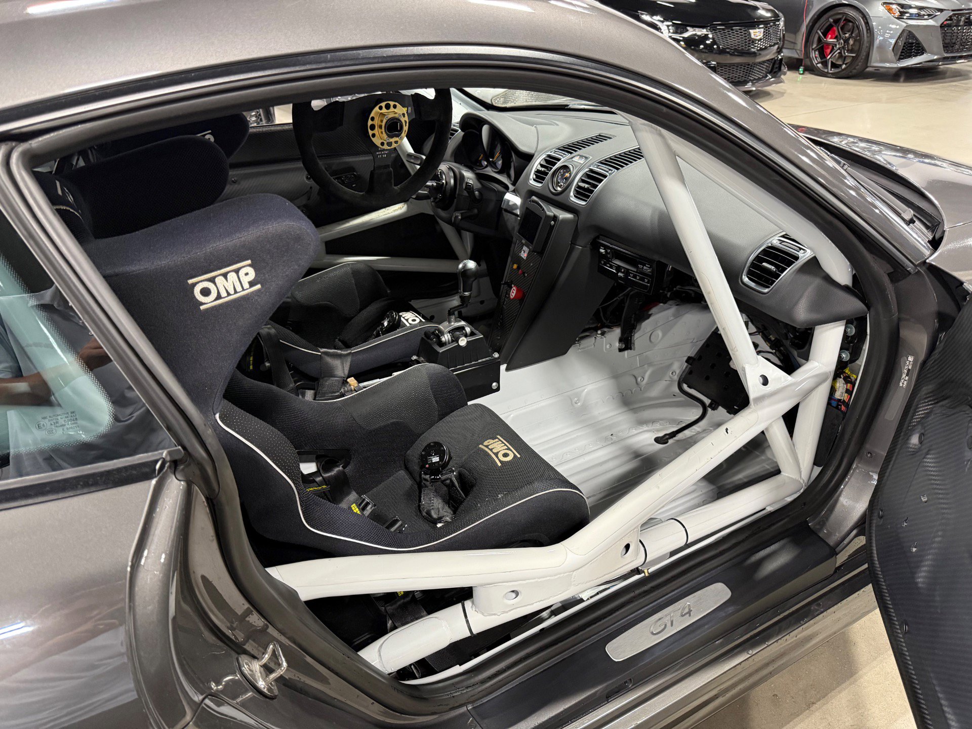 Used 2016 Porsche Cayman GT4 image 31