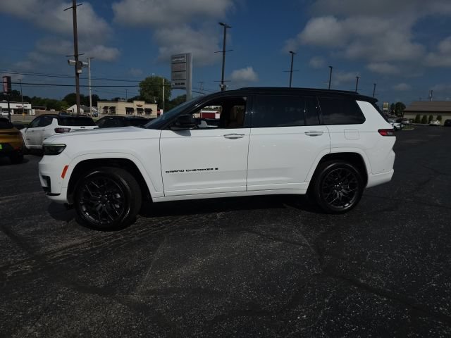 Used 2024 Jeep Grand Cherokee L Summit AWD/4WD image 3