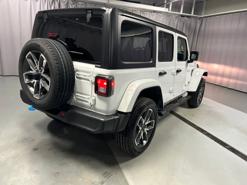 Used 2024 Jeep Wrangler Unlimited w/ Convenience Group image 7