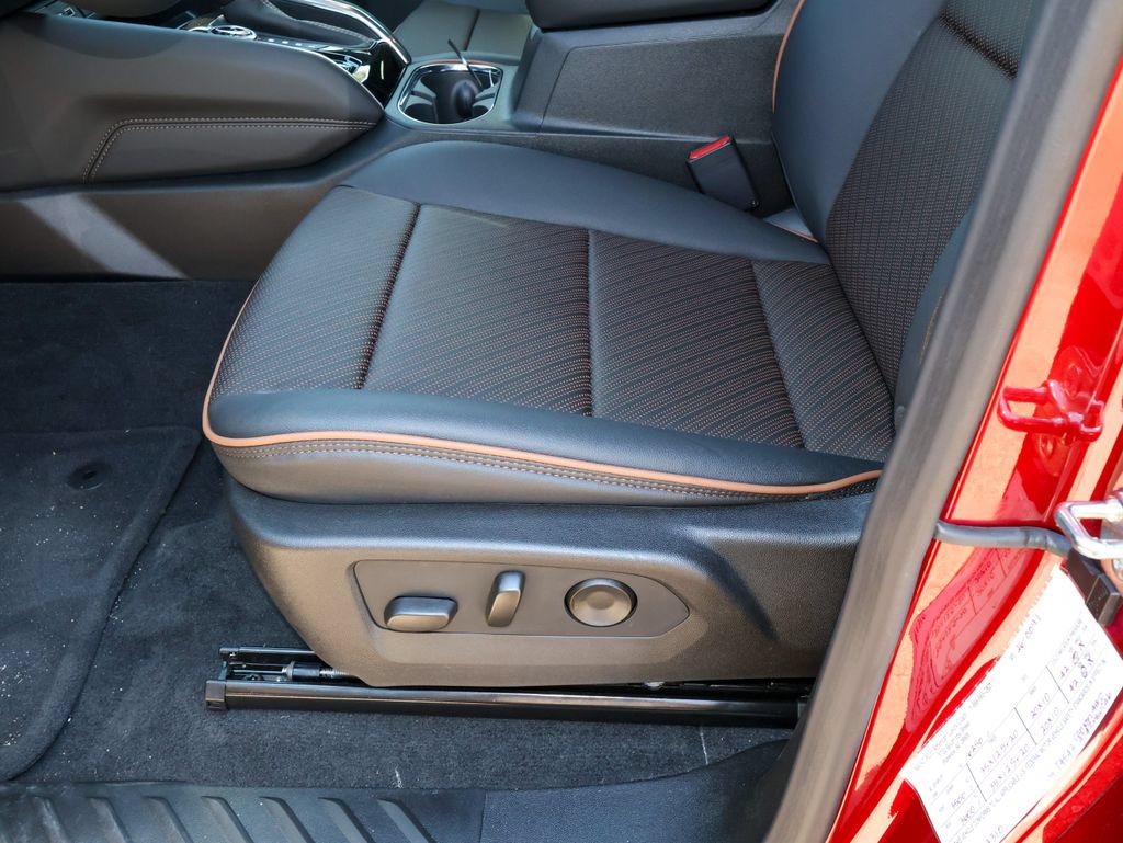 New 2026 GMC Canyon AT4 w/ AT4 Premium Package AWD/4WD image 15