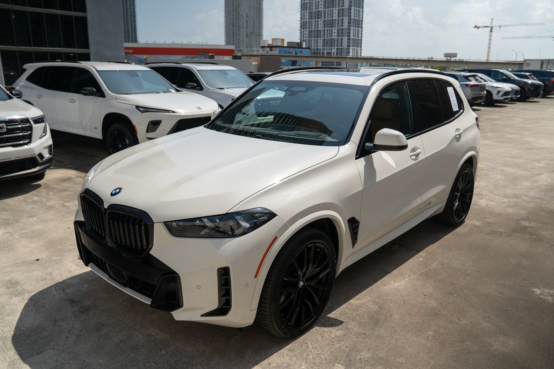 Used 2024 BMW X5 sDrive40i w/ M Sport Package RWD video 2