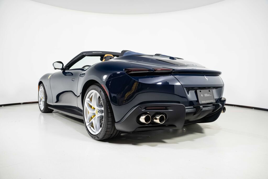 Used 2024 Ferrari Roma Spider image 7