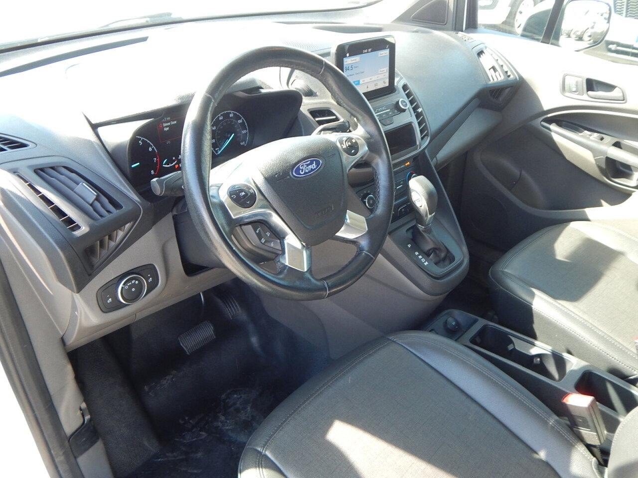 Used 2020 Ford Transit Connect XL image 2