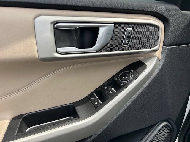 Used 2021 Ford Explorer XLT w/ Equipment Group 202A AWD/4WD image 22