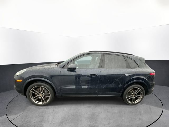 Used 2023 Porsche Cayenne Platinum Edition image 4