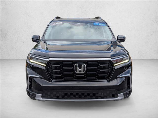 Used 2024 Honda Pilot Touring image 2