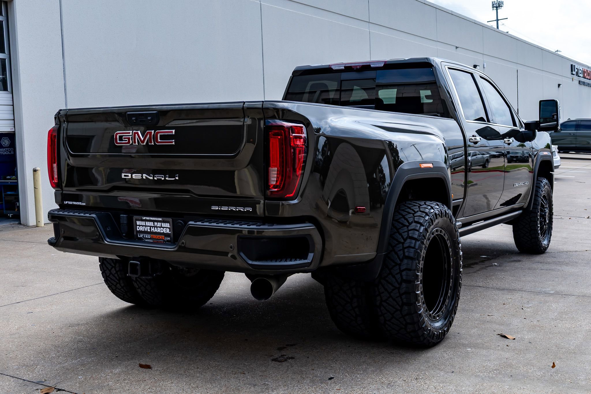 Used 2023 GMC Sierra 3500 Denali w/ Denali Ultimate Package AWD/4WD image 10