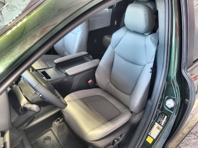 New 2026 Toyota Sienna XLE AWD/4WD image 11