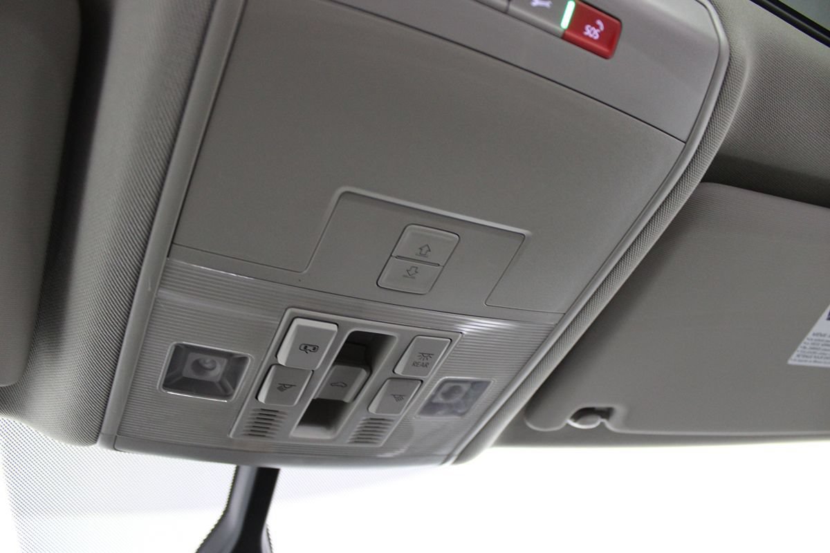 Used 2023 Volkswagen Atlas SE w/ Panoramic Sunroof Package FWD image 26