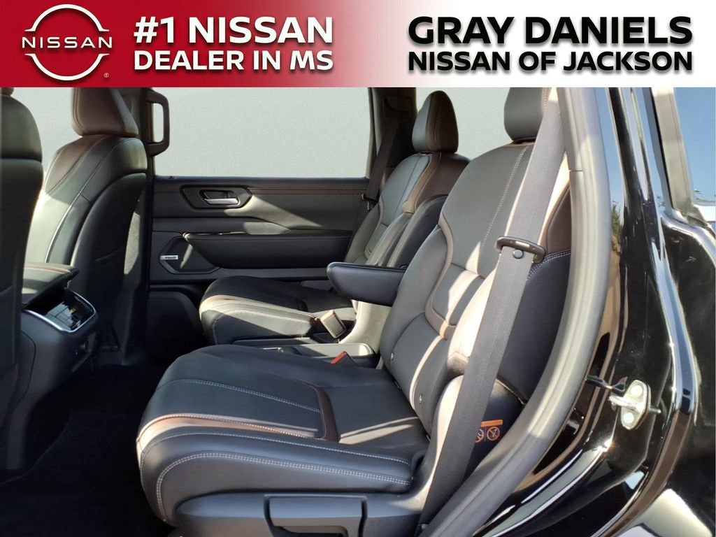 Certified 2025 Nissan Armada SL w/ Captain's Chari Seat Package RWD image 27