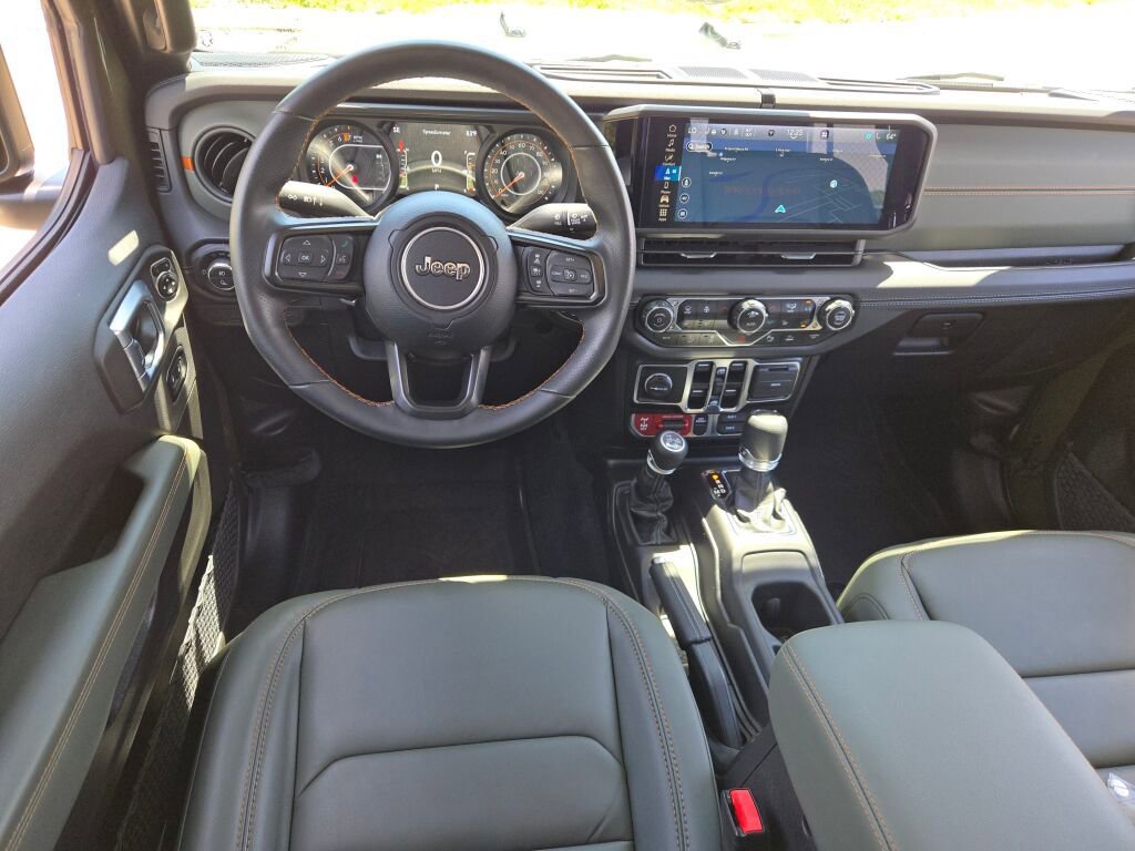 Used 2024 Jeep Gladiator Mojave AWD/4WD image 17
