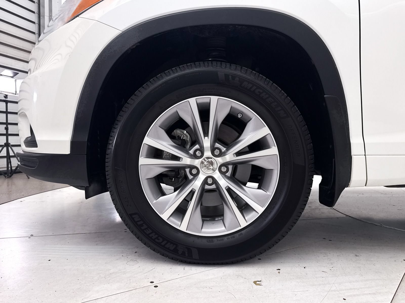 Used 2015 Toyota Highlander XLE AWD/4WD image 4