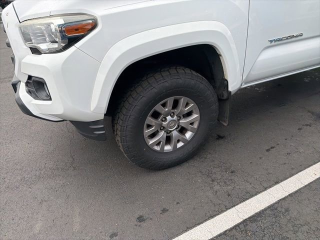 Used 2018 Toyota Tacoma SR5 RWD image 4