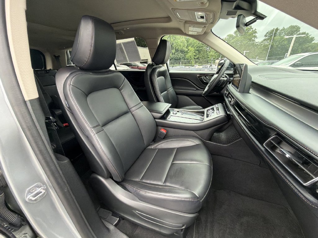 Used 2023 Lincoln Aviator AWD w/ Premium Package image 22