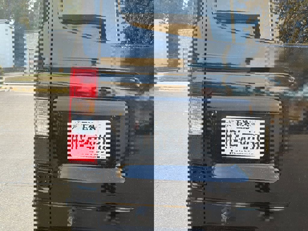 Used 2018 Nissan NV 3500 S image 17