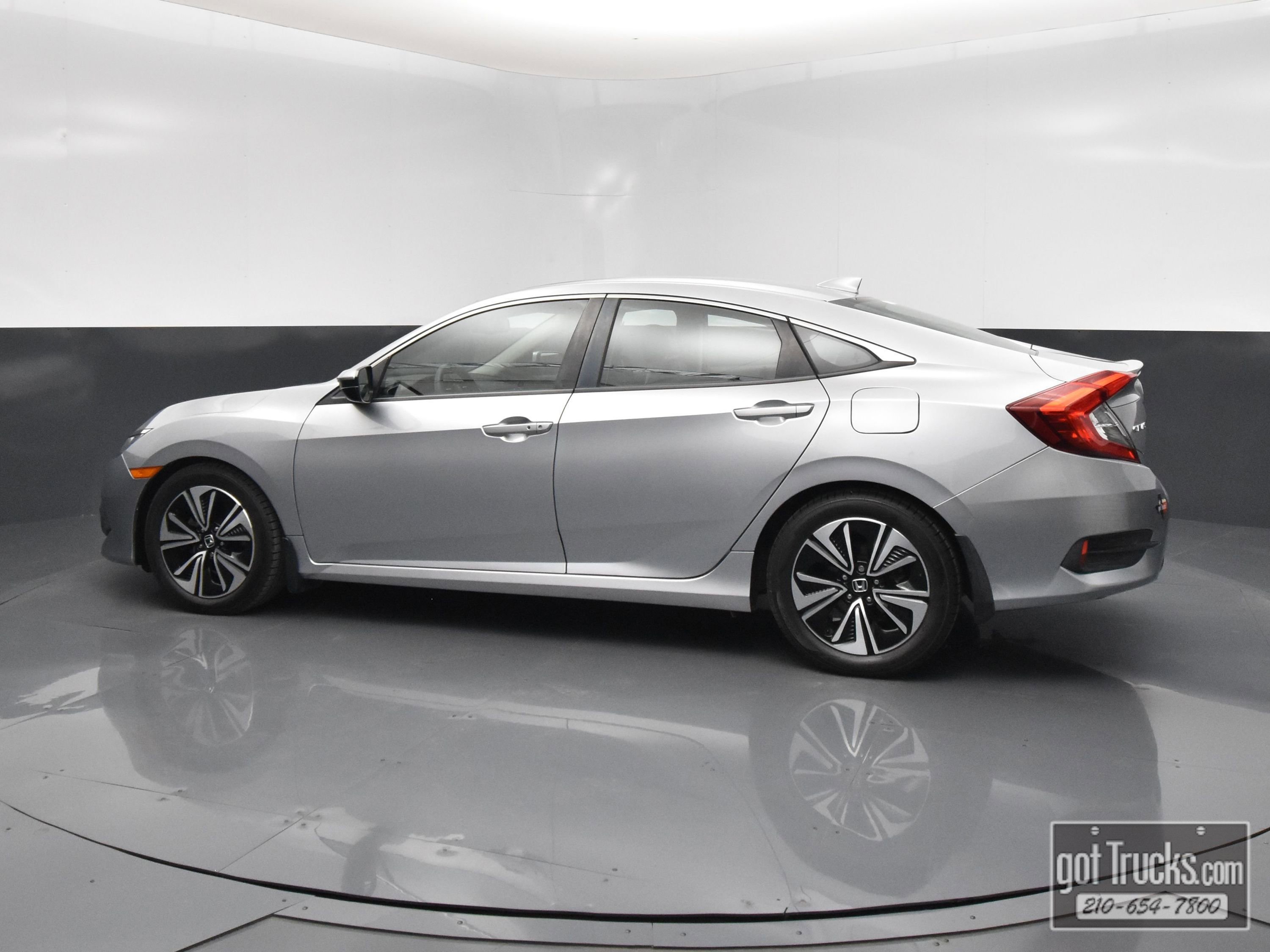 Used 2017 Honda Civic EX-L image 3