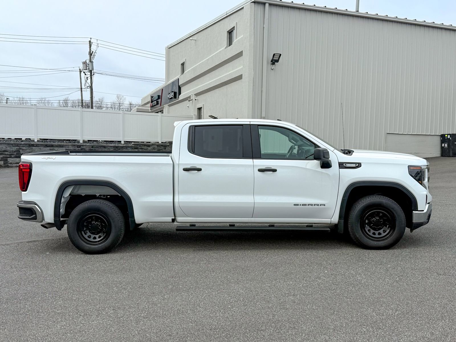 Used 2025 GMC Sierra 1500 Pro w/ Pro Value Package image 9