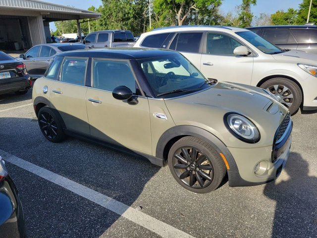 Used 2019 MINI Cooper S w/ Premium Package image 3