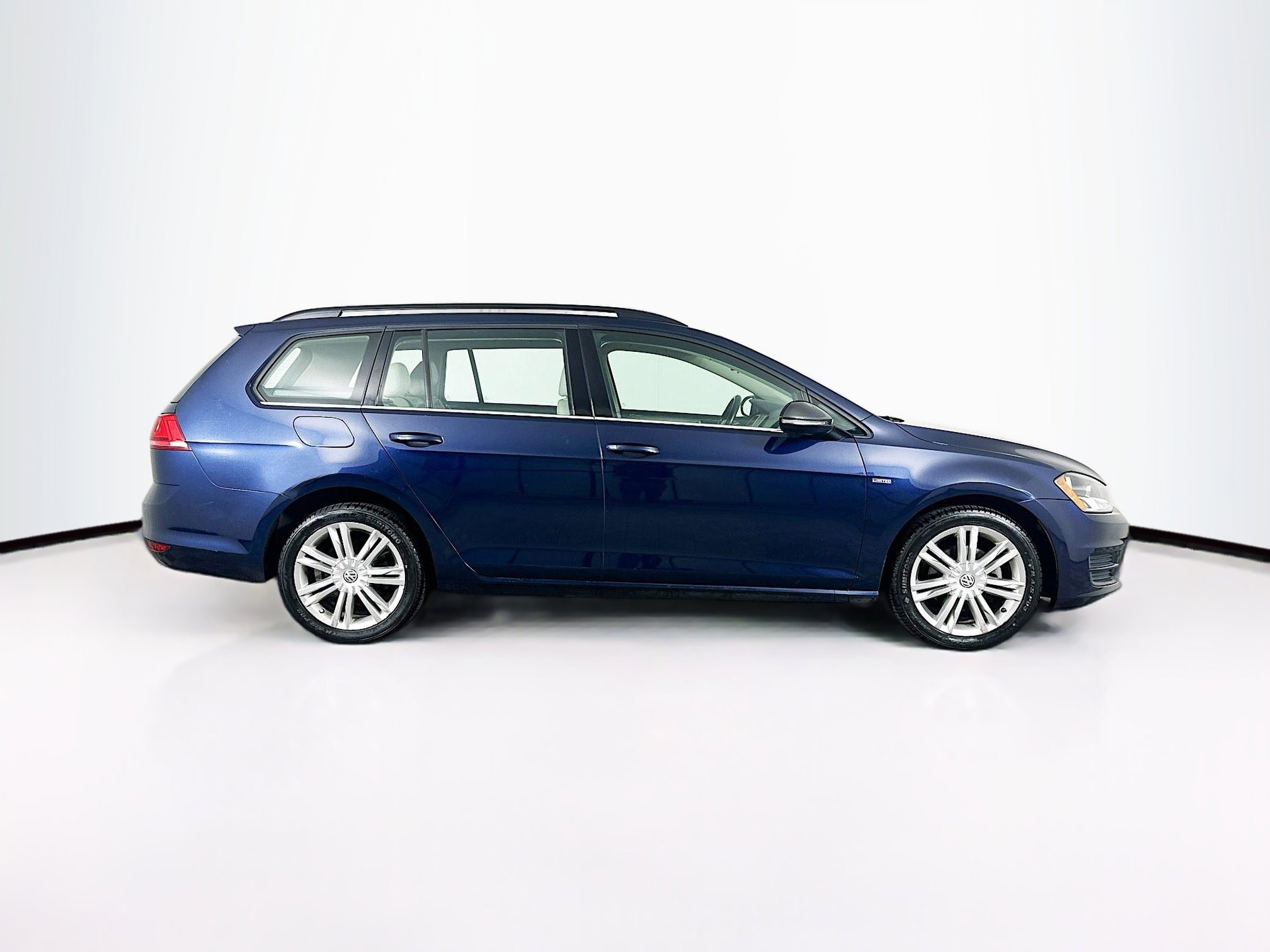 Used 2016 Volkswagen Golf Limited Edition image 10