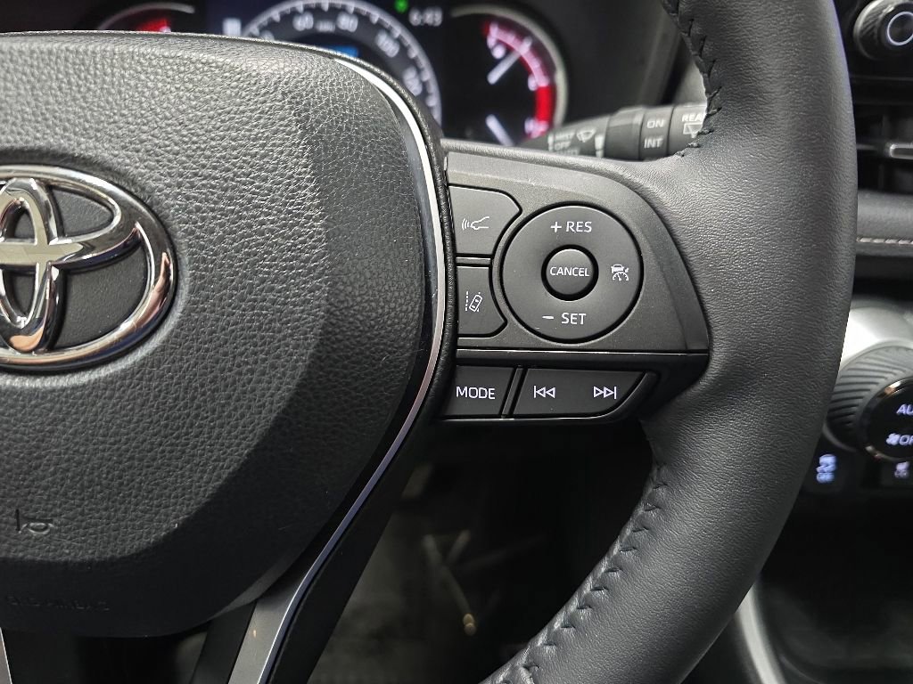 Used 2023 Toyota RAV4 XLE Premium AWD/4WD image 21