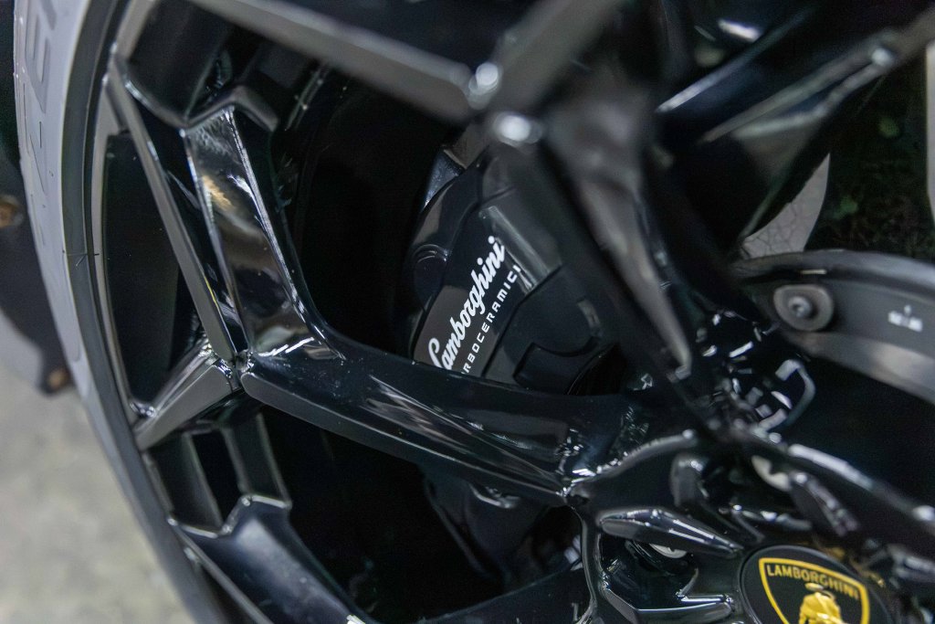 Used 2023 Lamborghini Urus Performante AWD/4WD image 11