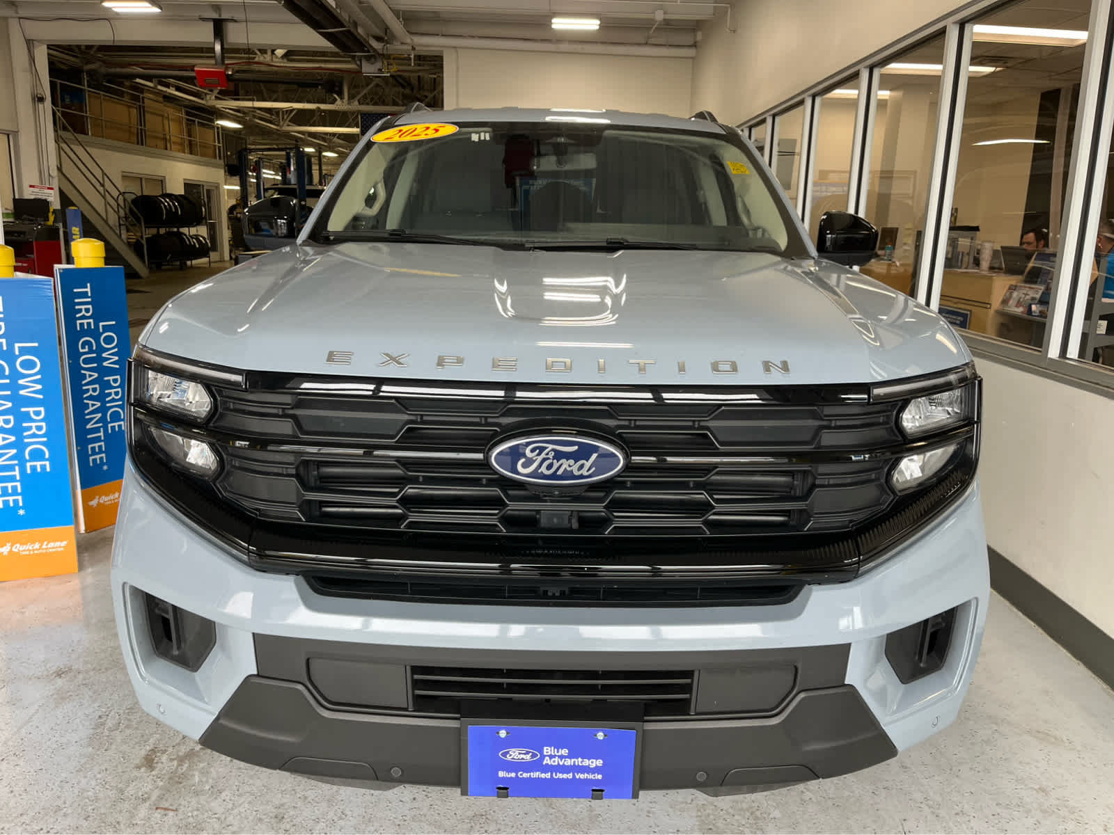 Used 2025 Ford Expedition Max Active AWD/4WD image 2