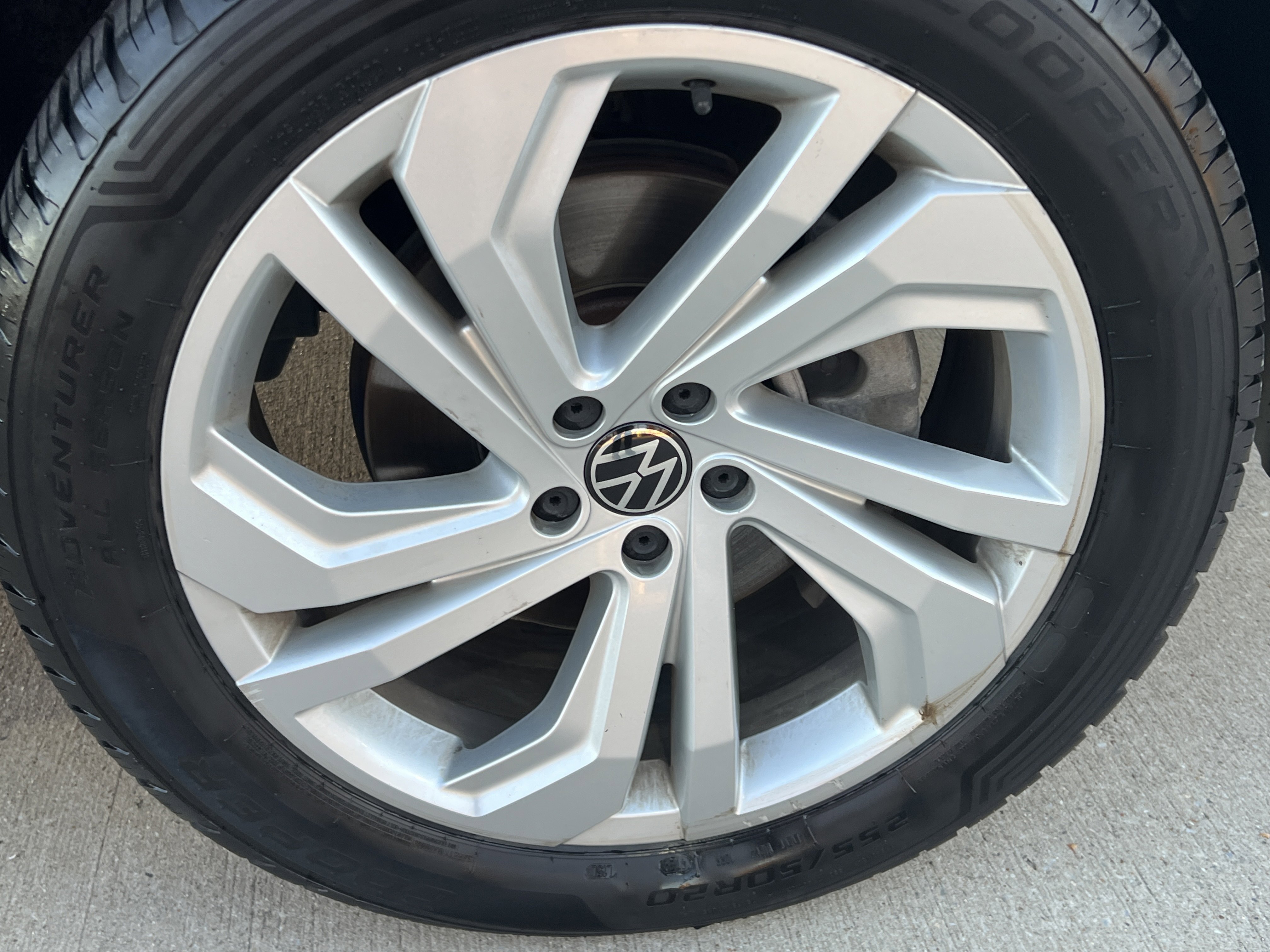 Certified 2021 Volkswagen Atlas SE image 12