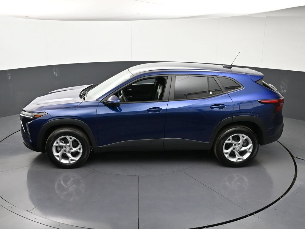 Certified 2024 Chevrolet Trax LS w/ LS Convenience Package FWD image 17