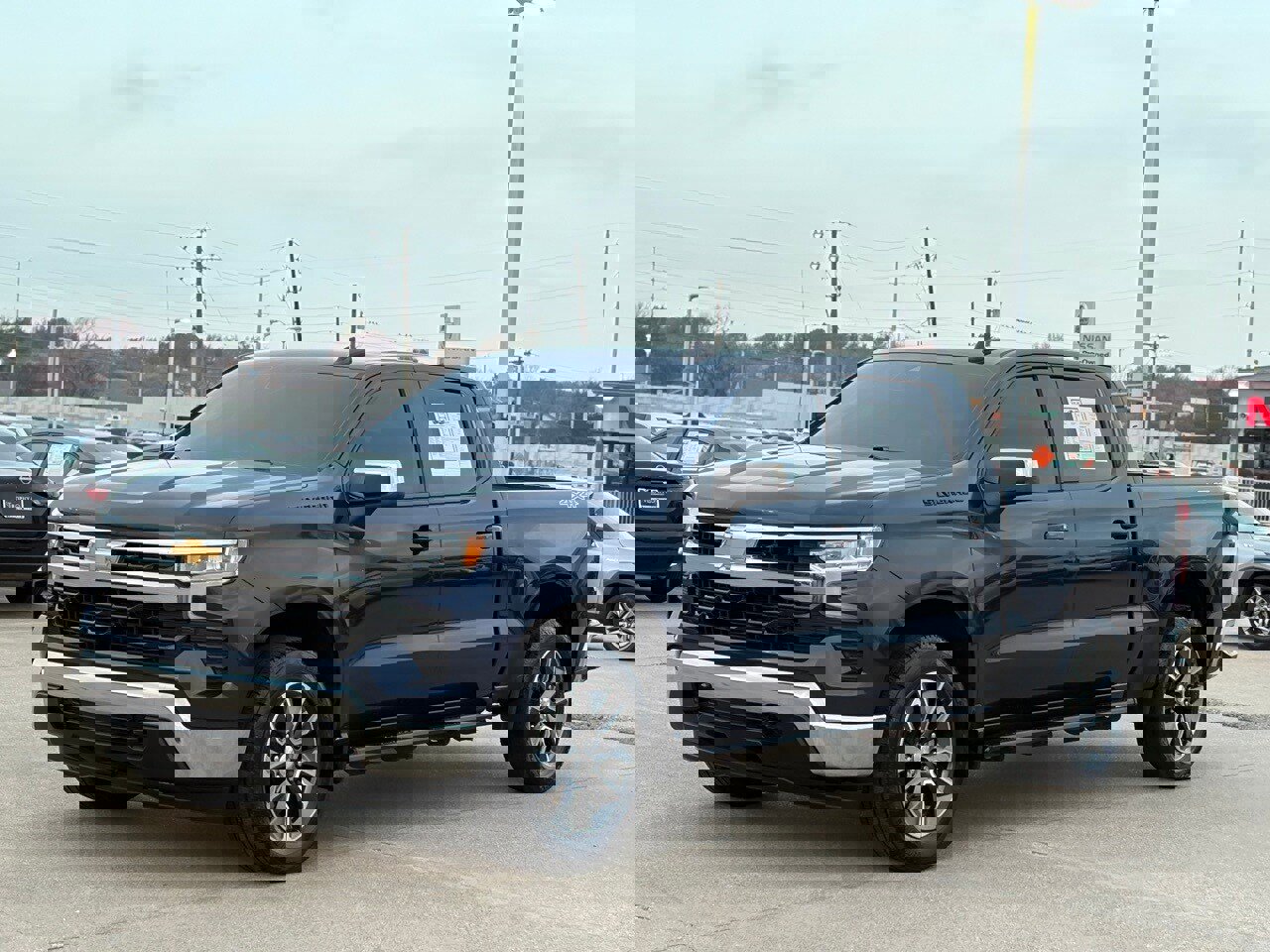 Used 2022 Chevrolet Silverado 1500 LT image 3