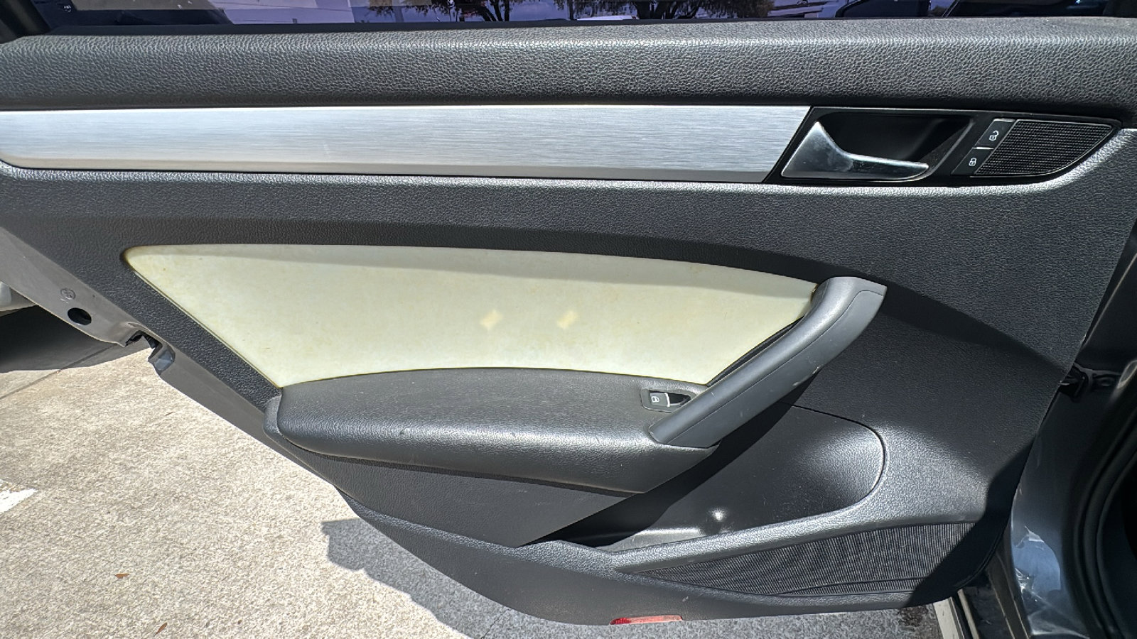 Used 2013 Volkswagen Passat 2.5 SE image 16