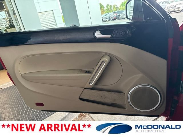 Used 2013 Volkswagen Beetle 2.0T FWD image 9
