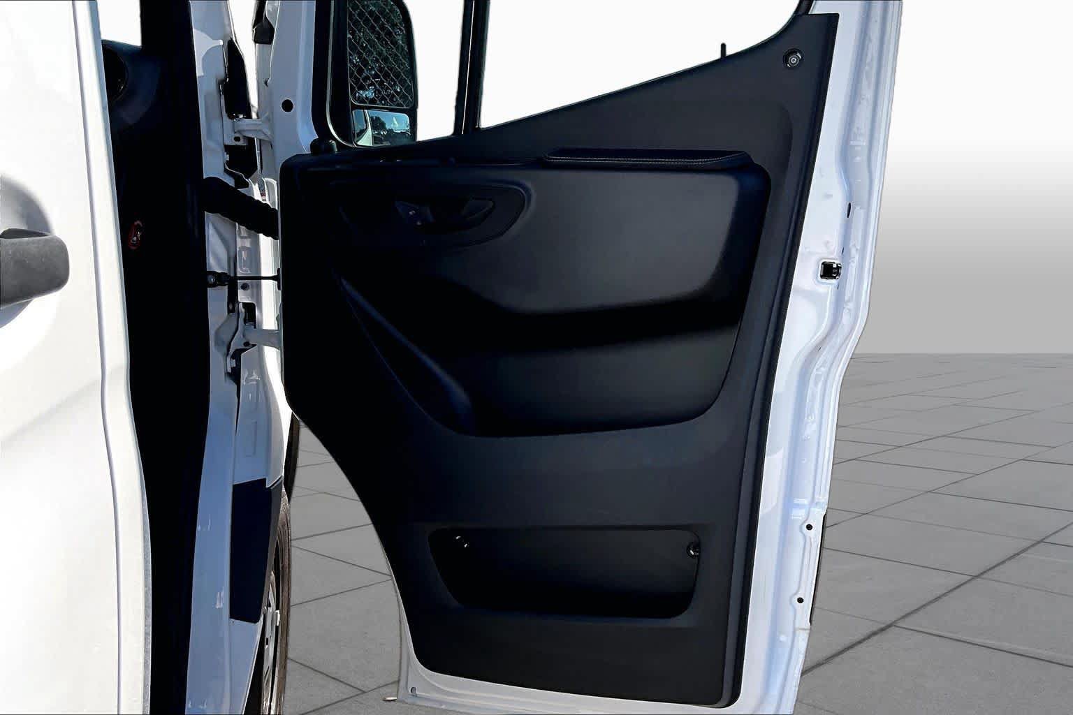 Used 2022 Mercedes-Benz Sprinter 3500 image 22