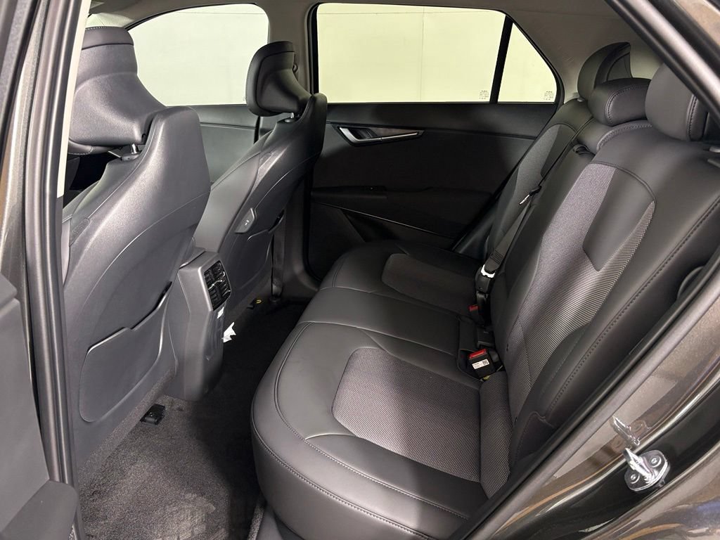 New 2026 Kia Niro Wind FWD image 37