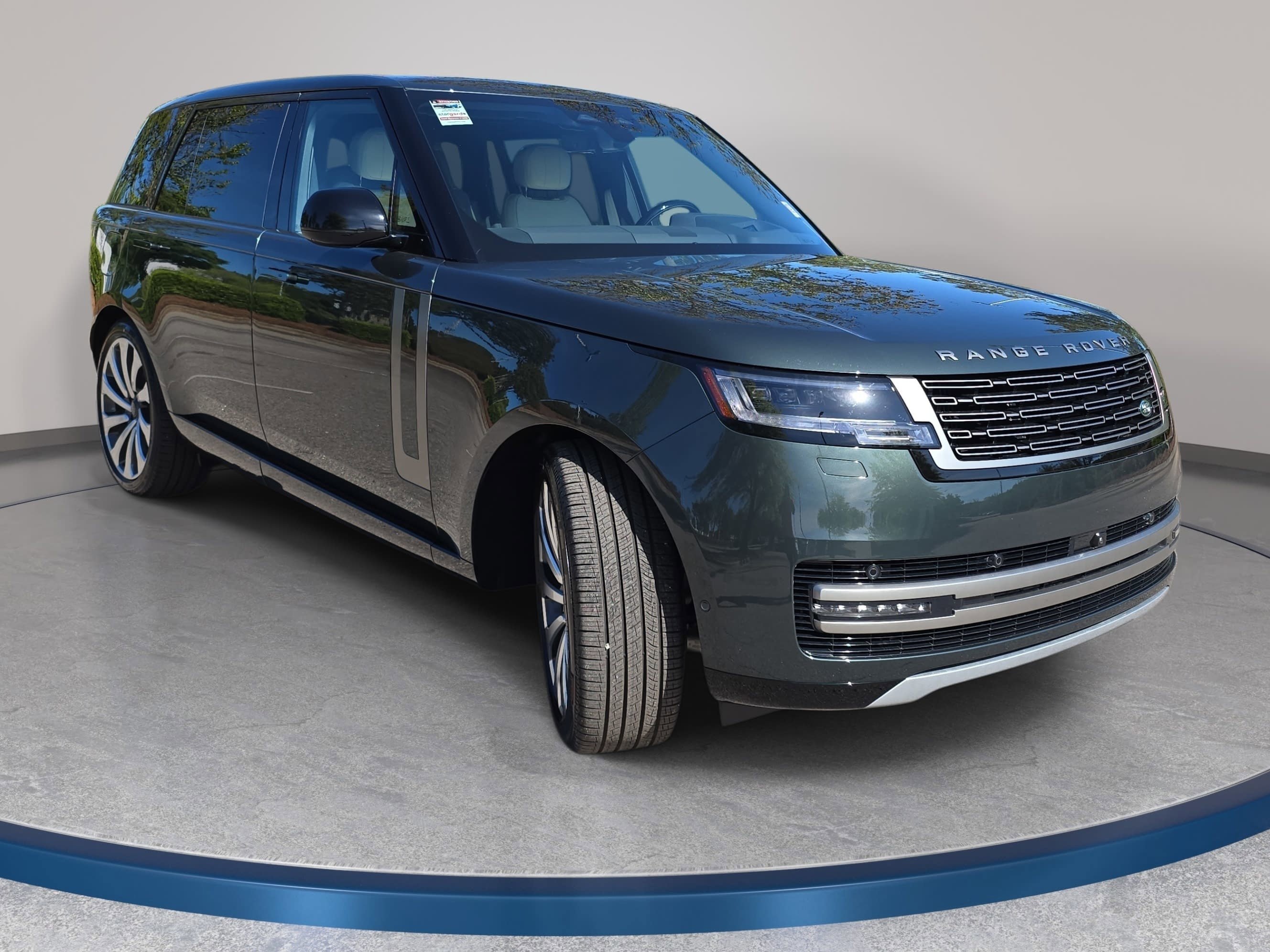 New 2026 Land Rover Range Rover Long Wheelbase SE AWD/4WD image 3