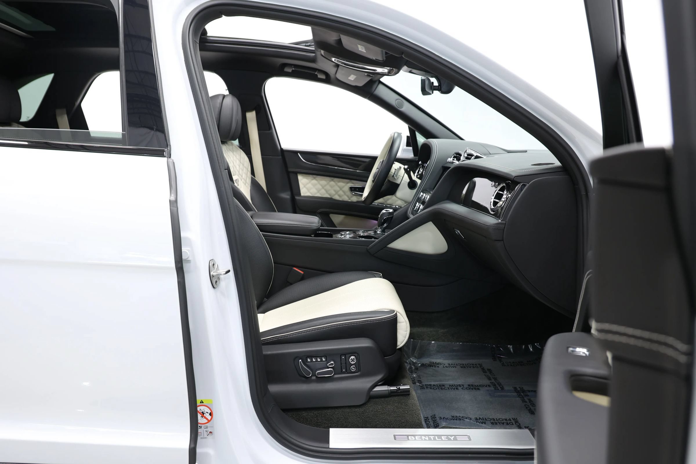 Used 2021 Bentley Bentayga w/ First Edition Specification AWD/4WD image 99