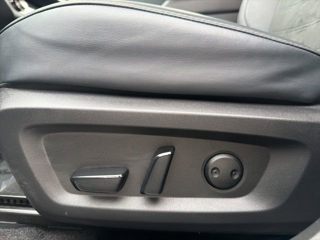 Used 2025 Mitsubishi Outlander SE image 16