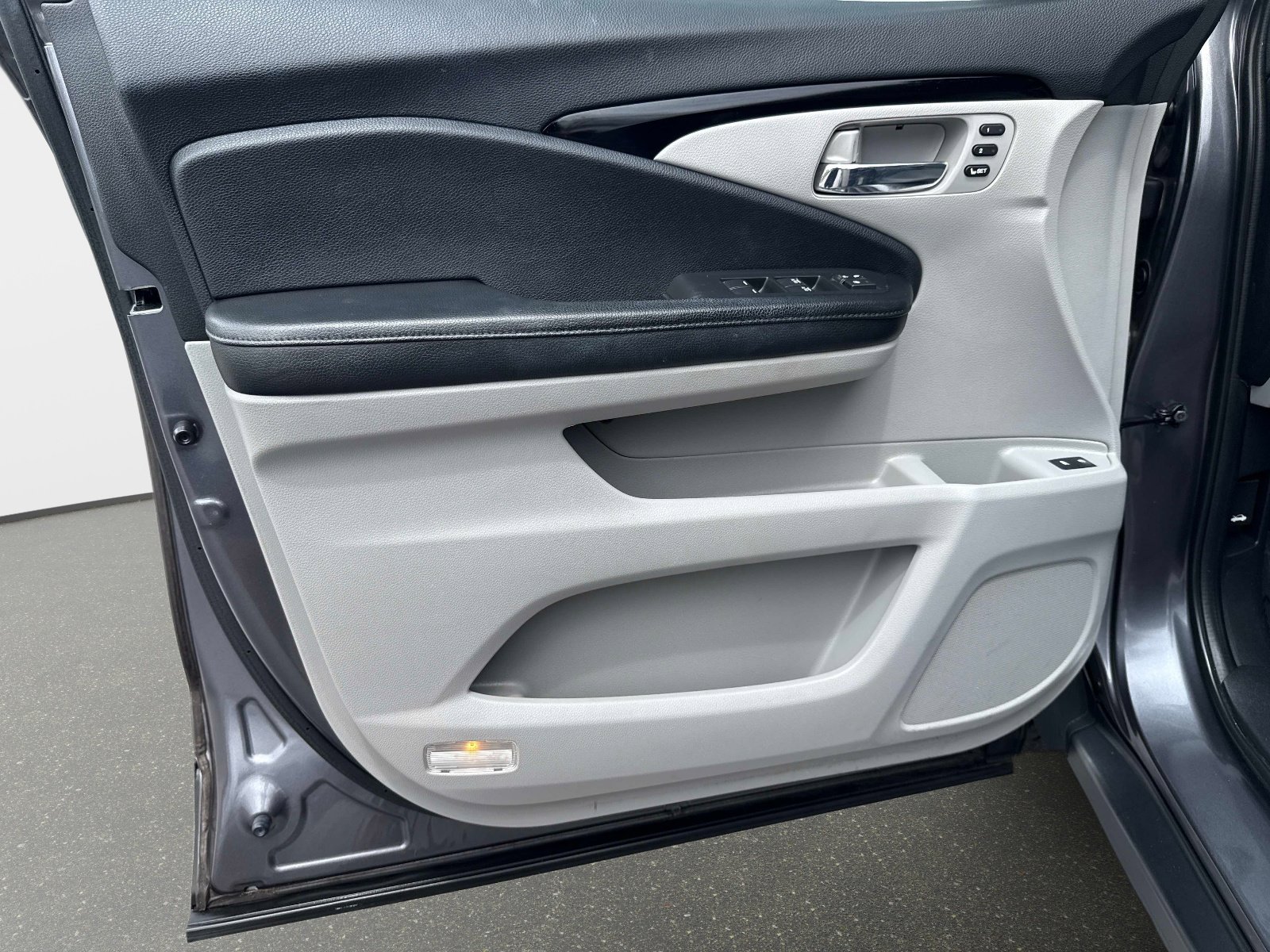 Used 2018 Honda Pilot Elite image 18