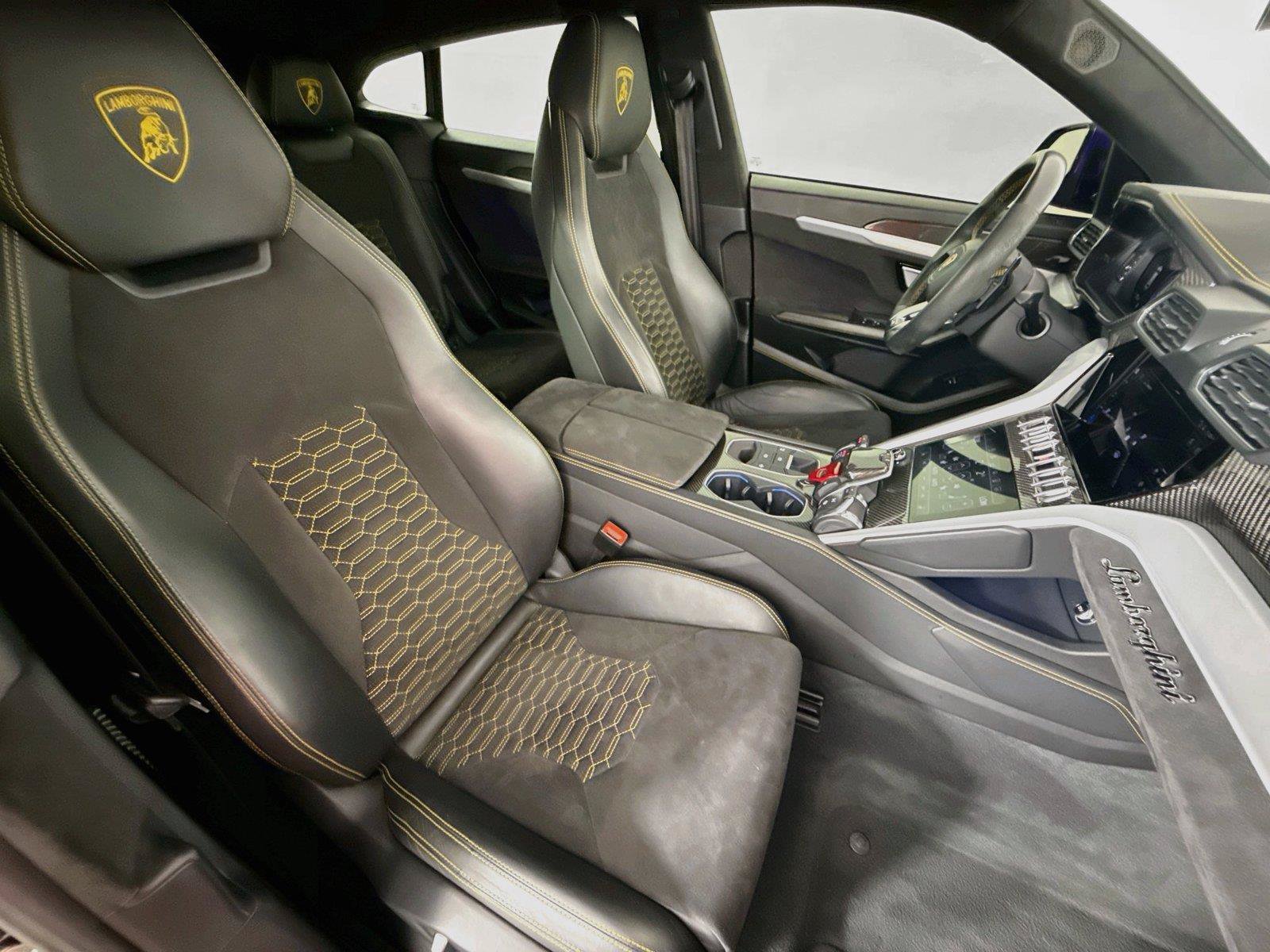 Used 2020 Lamborghini Urus AWD/4WD image 30