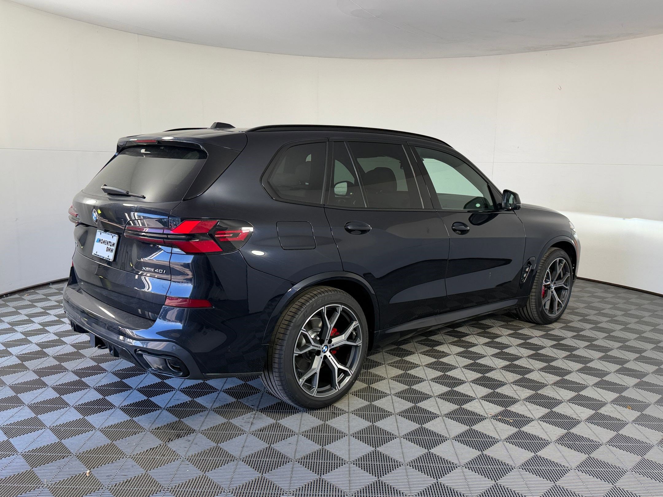 New 2026 BMW X5 xDrive40i w/ M Sport Package AWD/4WD image 9