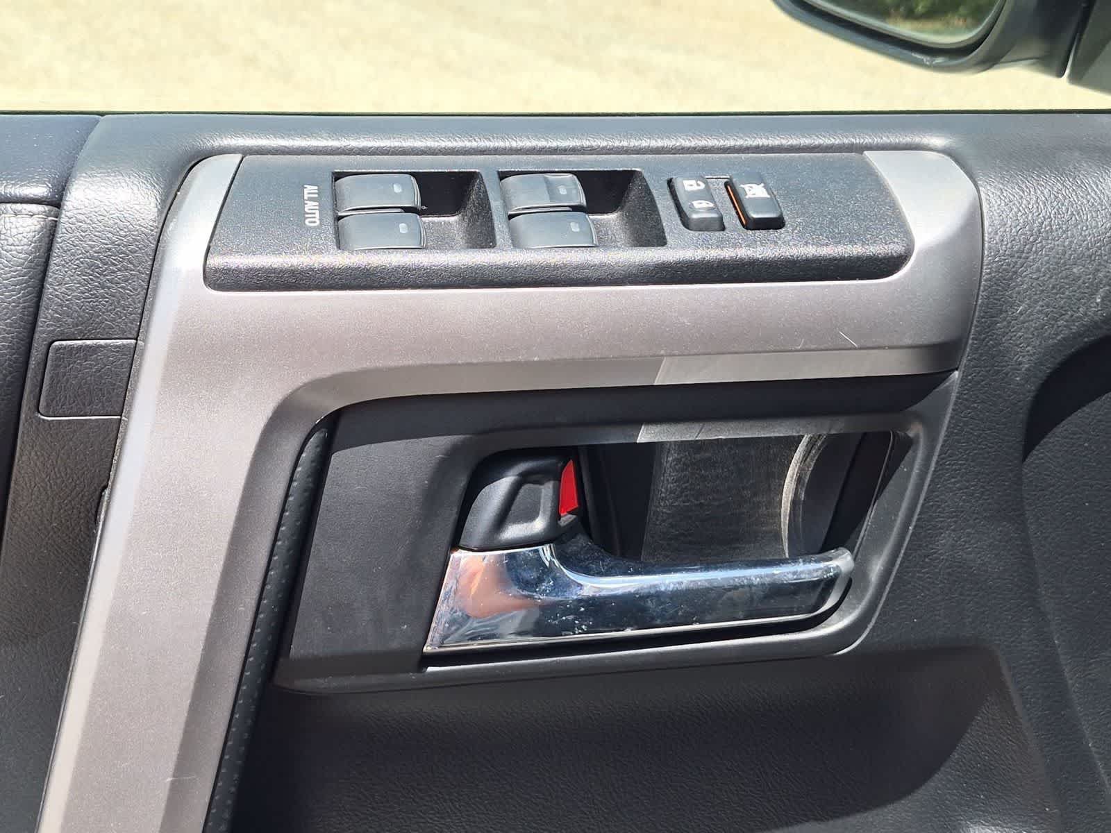 Used 2022 Toyota 4Runner SR5 AWD/4WD image 22