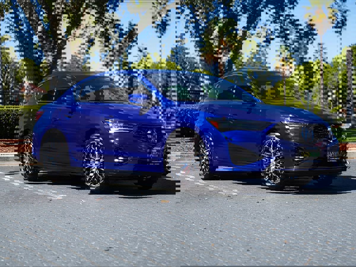 Used 2019 Acura ILX w/ Premium & A-SPEC Package image 2