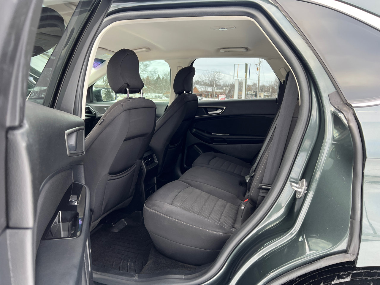 Used 2015 Ford Edge SEL image 37