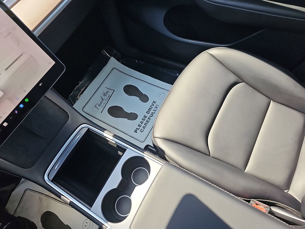 Used 2024 Tesla Model Y Long Range image 29