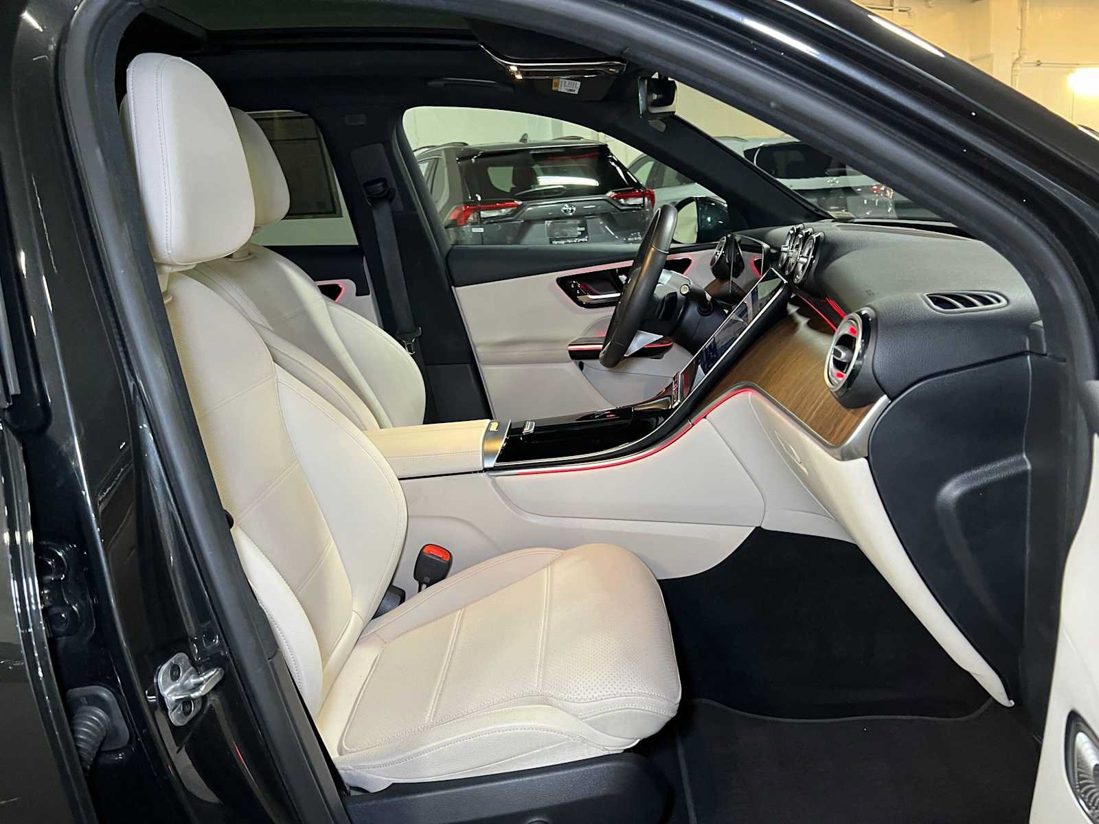 Used 2026 Mercedes-Benz GLC 300 4MATIC image 12